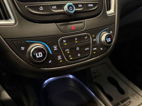 Used 2022 Chevrolet Malibu Premier image 16