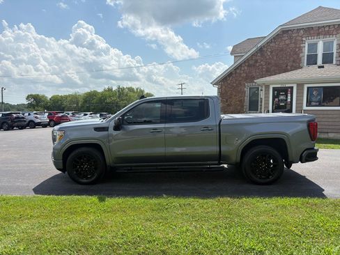 Used 2022 GMC Sierra 1500 Elevation RWD image 2