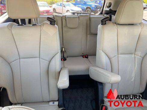 Used 2025 Subaru Ascent Limited AWD/4WD image 25