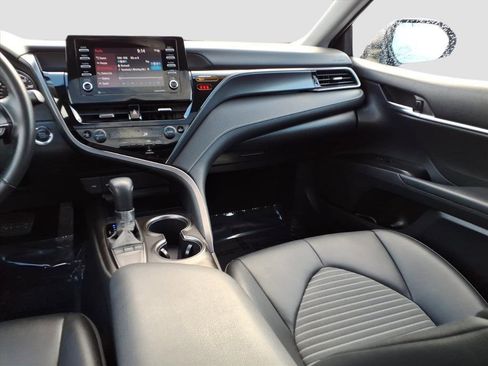 Used 2023 Toyota Camry SE image 13