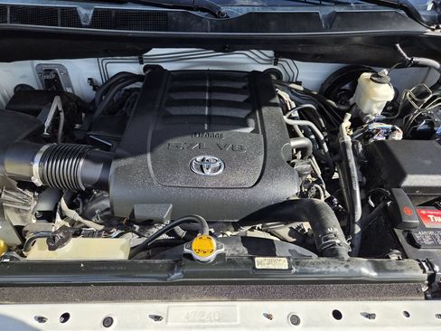 Used 2014 Toyota Tundra Platinum RWD image 29
