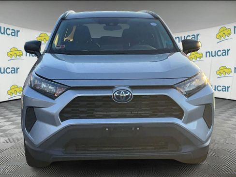 Used 2019 Toyota RAV4 LE image 2