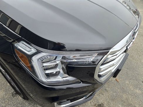 Used 2024 GMC Terrain SLT image 16