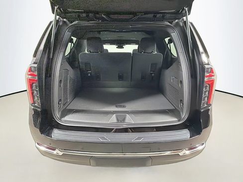 New 2026 Chevrolet Suburban LS w/ Max Trailering Package AWD/4WD image 21