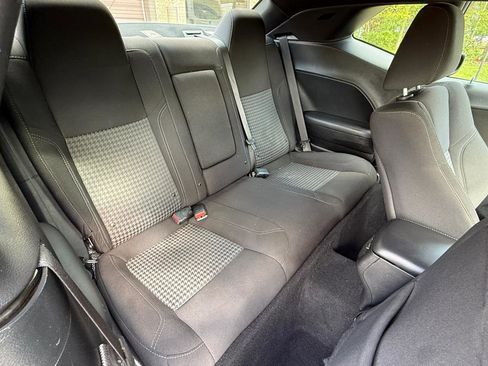 Used 2020 Dodge Challenger SXT RWD image 18