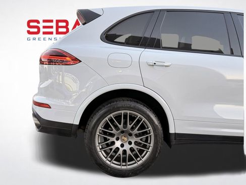 Used 2018 Porsche Cayenne image 43