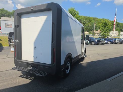 Used 2024 Chevrolet Brightdrop 400 w/ Commercial Equipment Package AWD/4WD image 6