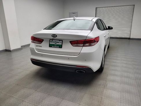 Used 2018 Kia Optima LX w/ 17" Alloy Wheels Package image 7