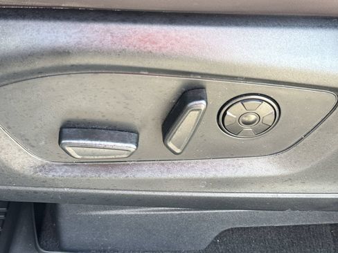 Used 2025 Ford Explorer Platinum RWD image 14