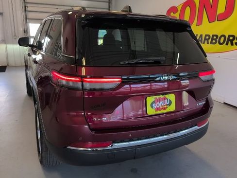 Used 2023 Jeep Grand Cherokee Limited AWD/4WD image 39