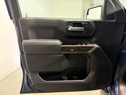 Used 2021 Chevrolet Silverado 1500 LT Trail Boss w/ LPO, Dark Essentials Package AWD/4WD image 9