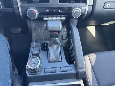 Used 2024 Toyota Tacoma TRD Off-Road image 15