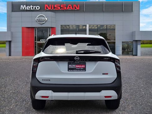 New 2026 Nissan Kicks SV w/ Cold Weather Package FWD image 5