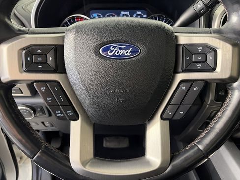 Certified 2022 Ford F350 Platinum w/ FX4 Off-Road Package image 16