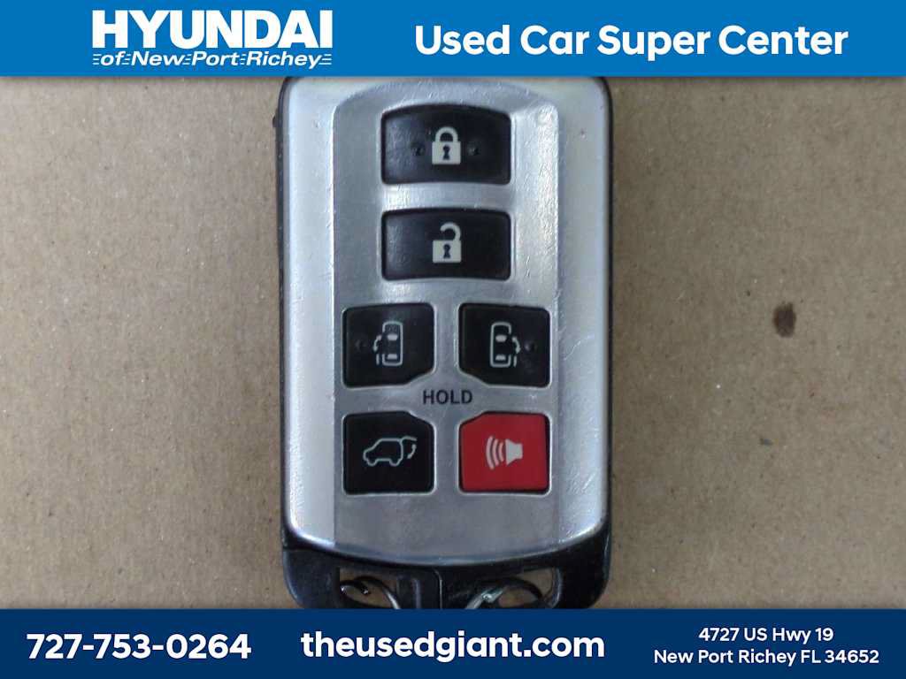 Used 2015 Toyota Sienna Limited Premium w/ Advanced Technology Package FWD image 34