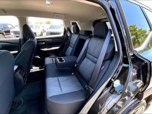 Certified 2026 Nissan Rogue SV FWD image 19