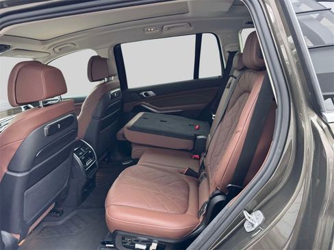 Certified 2023 BMW X7 xDrive40i w/ Premium Package image 11