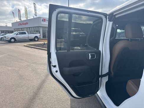 Used 2021 Jeep Gladiator Rubicon image 34