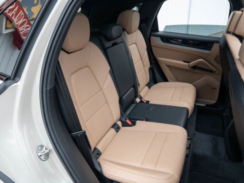 Certified 2024 Porsche Cayenne S image 37
