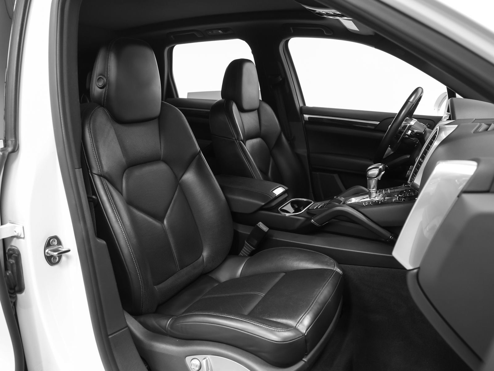 Used 2015 Porsche Cayenne S AWD/4WD image 21