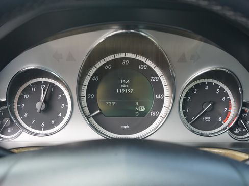 Used 2011 Mercedes-Benz E 350 4MATIC Sedan image 25