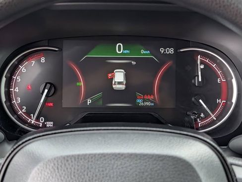 Used 2025 Toyota RAV4 XLE FWD image 21