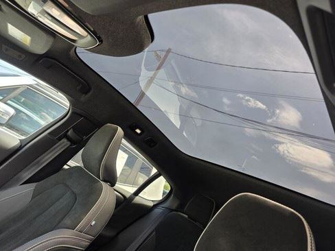 Used 2022 Volvo C40 P8 Recharge Ultimate image 13