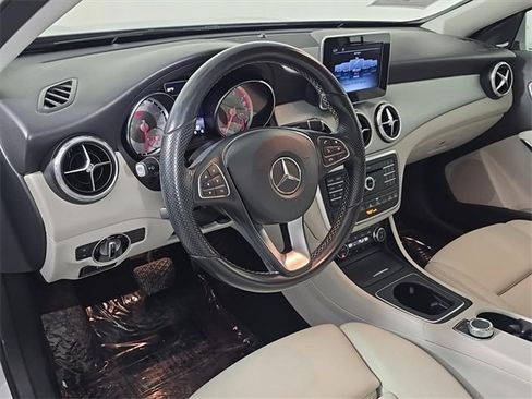 Used 2016 Mercedes-Benz GLA 250 GLA 250 image 4