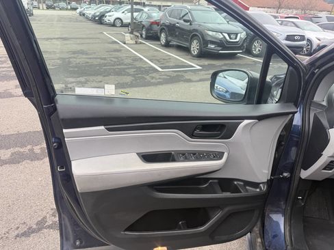 Used 2019 Honda Odyssey LX image 17