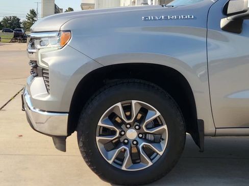 Used 2023 Chevrolet Silverado 1500 LT AWD/4WD image 8