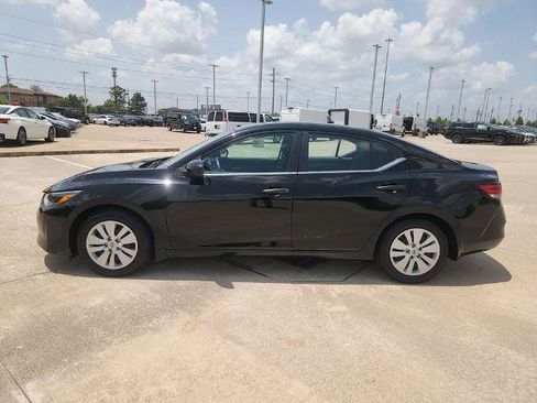 Certified 2025 Nissan Sentra S FWD image 8