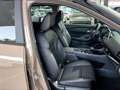 Certified 2025 Nissan Rogue SV image 9