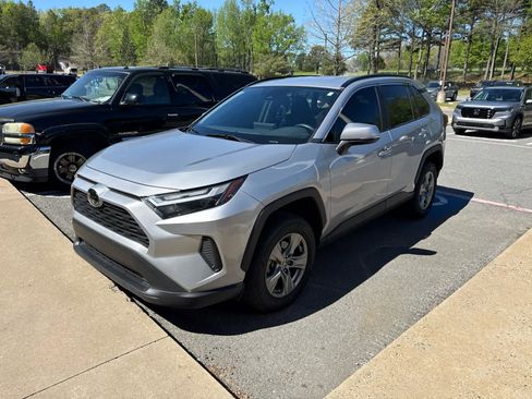 Used 2024 Toyota RAV4 XLE image 5