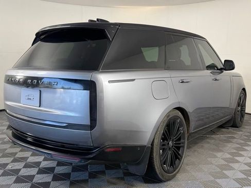 Certified 2025 Land Rover Range Rover SE image 7