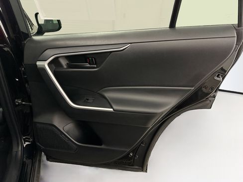 Used 2024 Toyota RAV4 LE image 31
