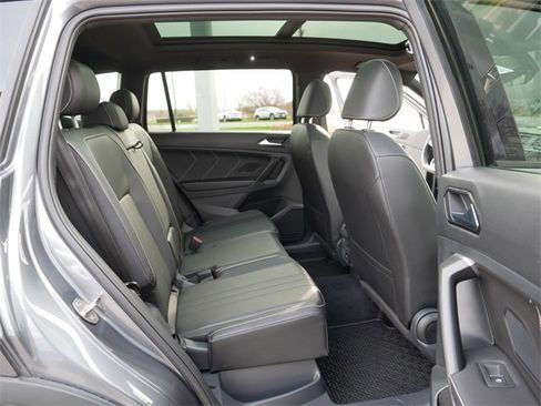 Certified 2024 Volkswagen Tiguan SE R-Line image 19