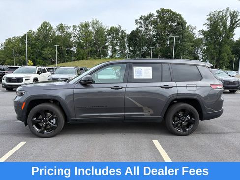 Used 2025 Jeep Grand Cherokee L Altitude AWD/4WD image 4