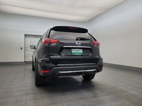 Used 2019 Nissan Rogue SV w/ Premium Package image 6
