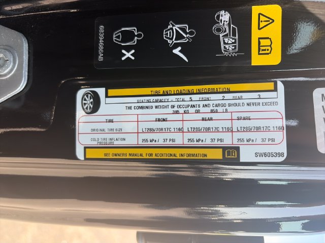 Certified 2025 Jeep Wrangler Unlimited Rubicon AWD/4WD image 29