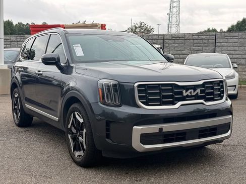 Certified 2024 Kia Telluride S w/ S Sunroof Package FWD image 7