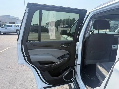 Used 2018 Chevrolet Tahoe LT w/ Luxury Package AWD/4WD image 36