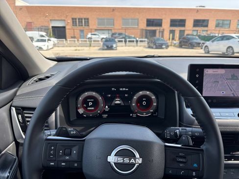 Used 2026 Nissan Rogue SL FWD image 31