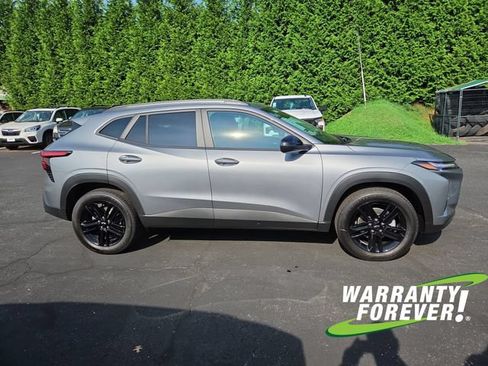 New 2026 Chevrolet Trax ACTIV w/ Sunroof Package FWD image 8