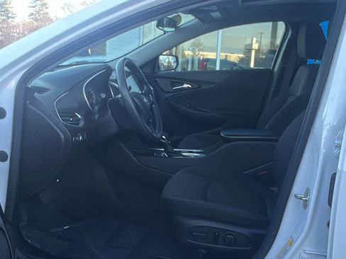 Used 2023 Chevrolet Malibu LT image 28