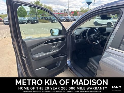 Used 2025 Honda Pilot EX-L image 10