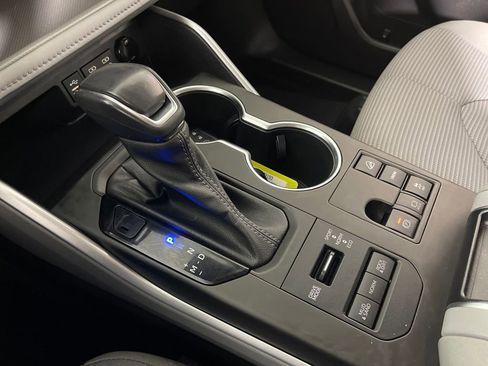 Certified 2023 Toyota Highlander LE image 22