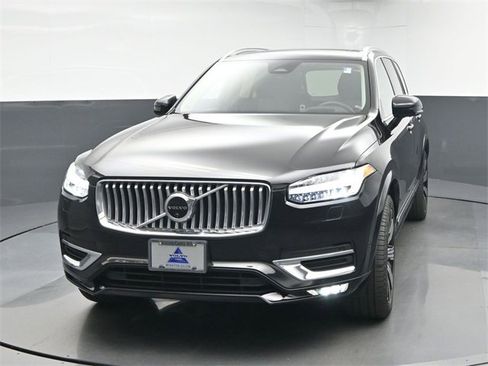 Used 2023 Volvo XC90 B6 Ultimate w/ Protection Package Premier image 3