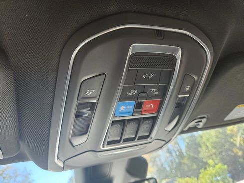 New 2024 Jeep Wagoneer 2WD w/ Premium Group I image 18