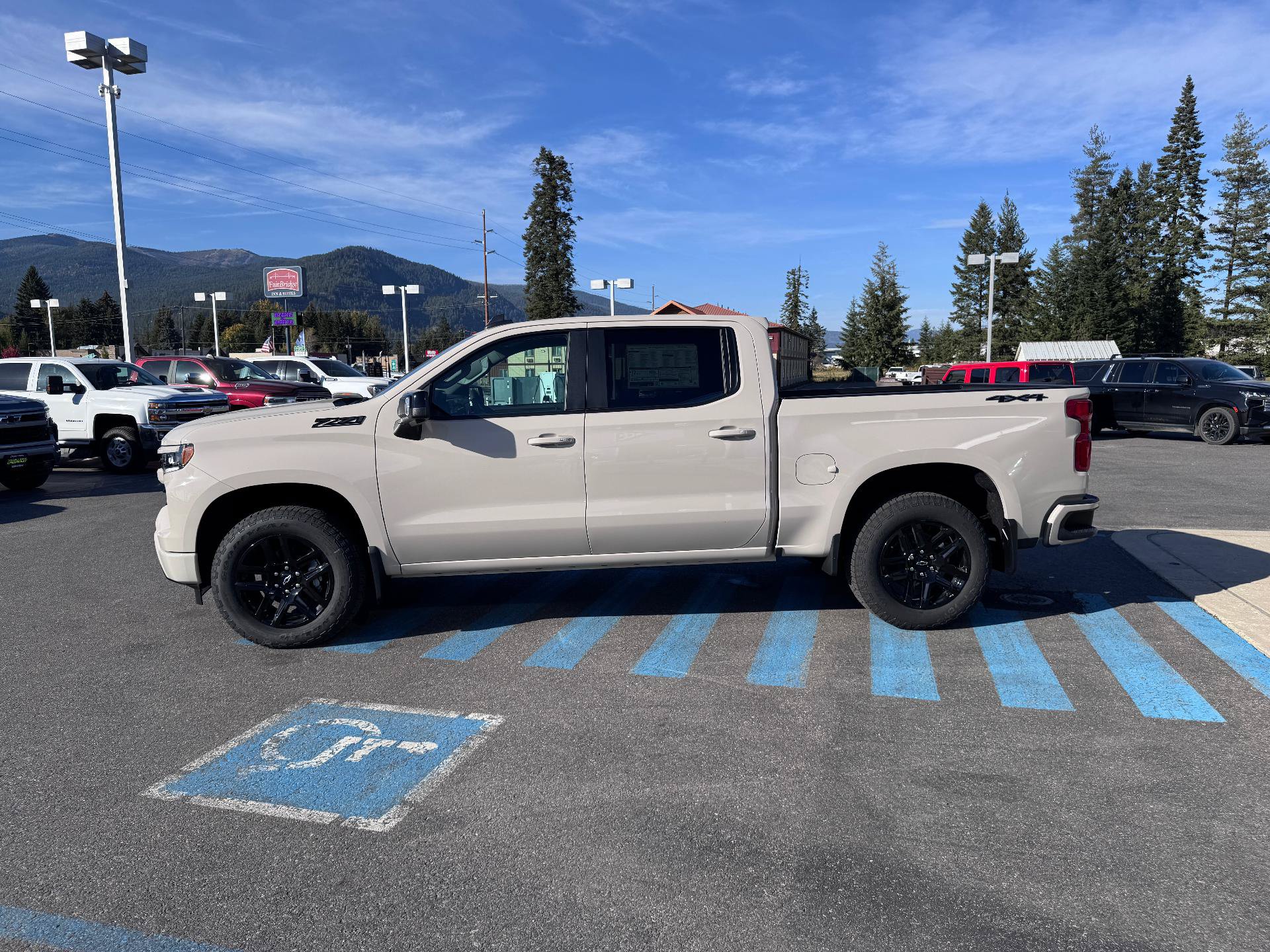 New 2026 Chevrolet Silverado 1500 RST w/ RST All Star Premium Package AWD/4WD image 4
