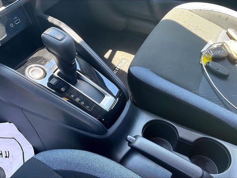 Used 2025 Nissan Versa SV FWD image 17